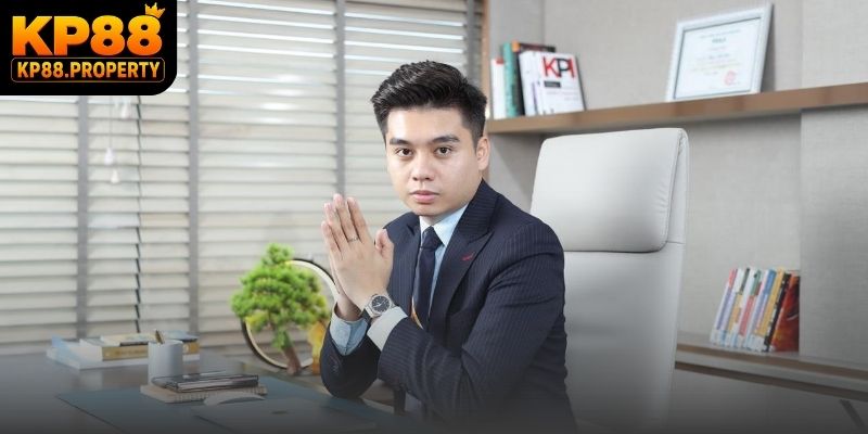 Hình ảnh CEO Phạm Tuấn trong buổi định hướng chiến lược phát triển doanh nghiệp